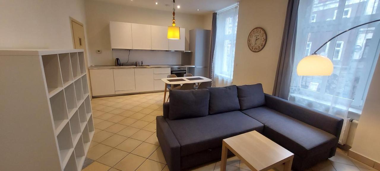 Apartament Zwyciestwa 45 กลีวิตเซ ภายนอก รูปภาพ